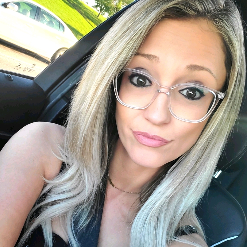 Meet your Posher, Angela